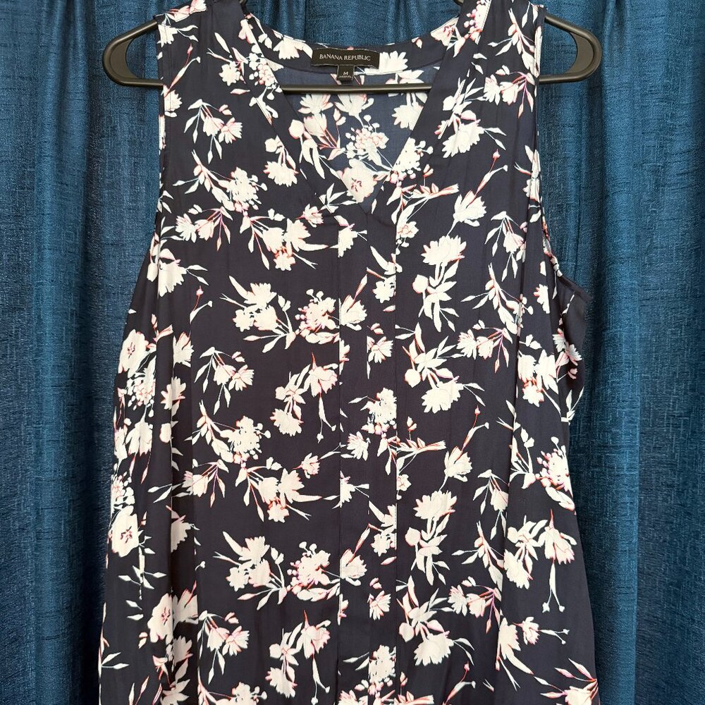 Banana Republic Women's Navy Floral Tank Top Size M